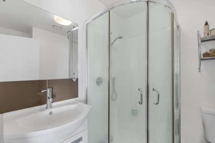 2b/86a Rockfield Road Penrose_8