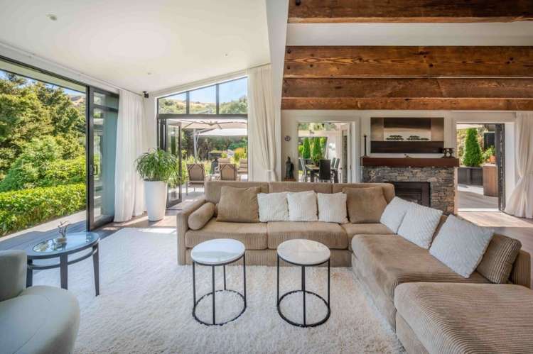 6890 Christchurch Akaroa Road Takamatua_12