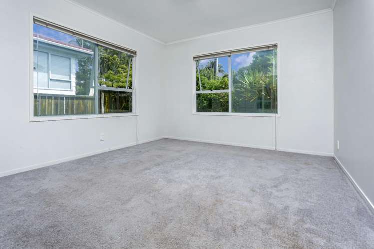 35 Triangle Road Massey_17