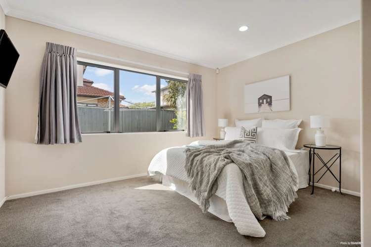 42 Topland Drive Flat Bush_9