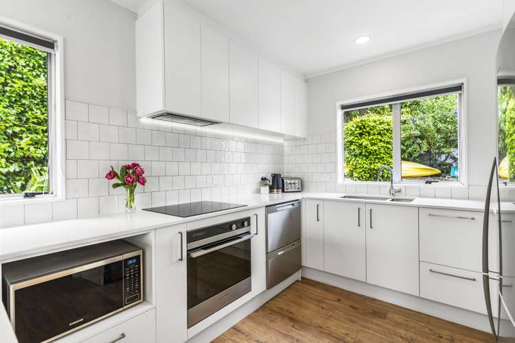 2/65 Arran Road Browns Bay_8