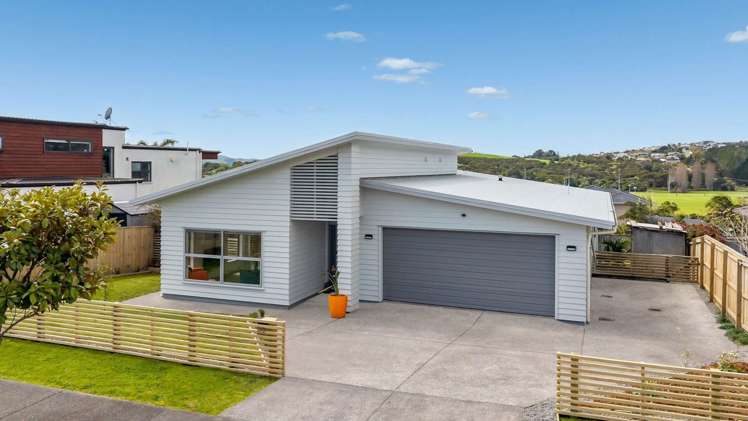 85 Liberty Crescent Beachlands_1