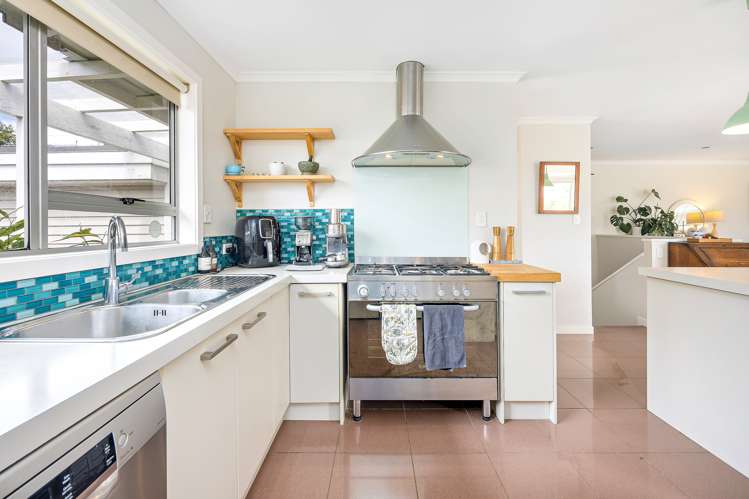 5 Scott Road Stanmore Bay_5