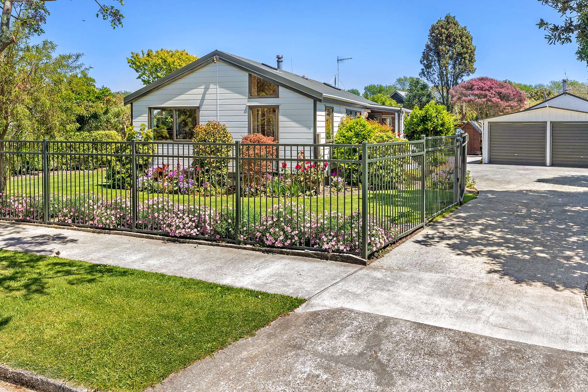 43 Nimmo Avenue West Waikanae Kapiti Coast Houses for Sale One Roof