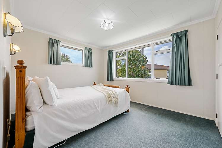 2 Ruthken Crescent Springlands_10