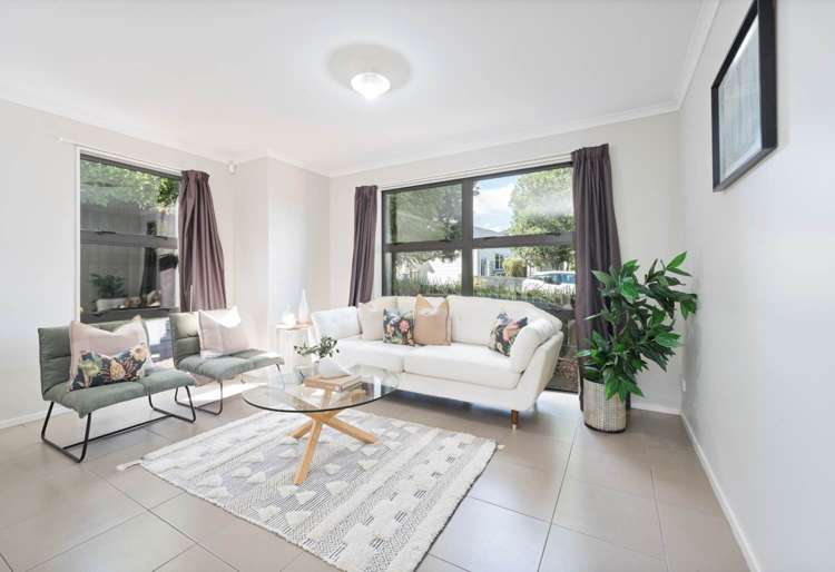 16 Waiarohia Place Hobsonville_2