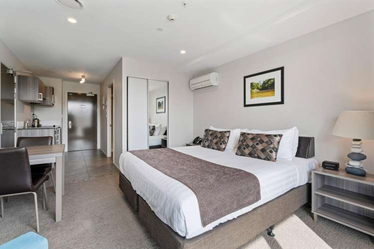 205 & 206/24 Hawthorne Drive Frankton_12