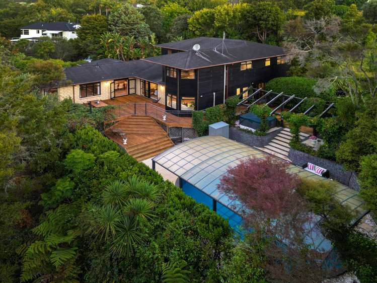 3 Oakford Park Crescent Greenhithe_29