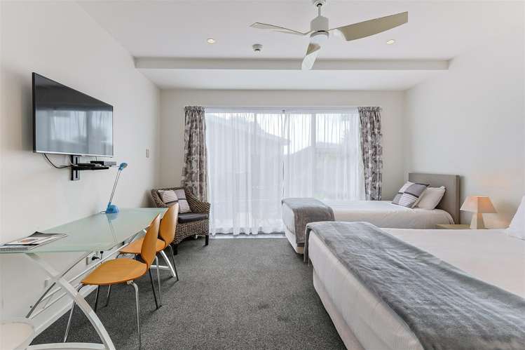 5,7 and 8/27 Marine Parade Carters Beach_22