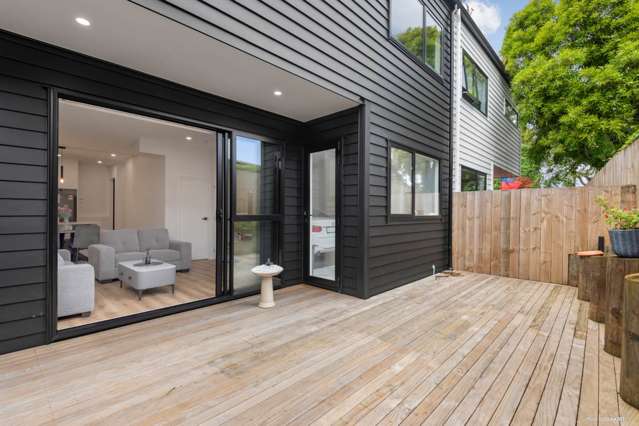 8B Hobart Crescent Wattle Downs_2