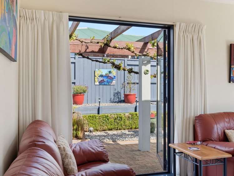 15 Edward Payton Grove Pukehangi_11