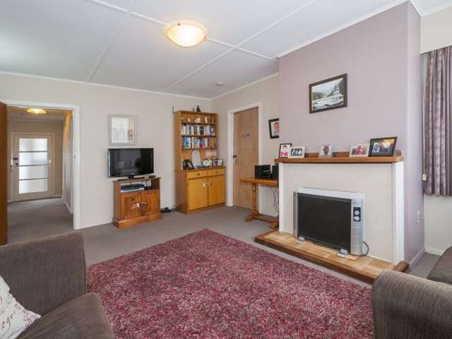 20 Churton Crescent Taita_2