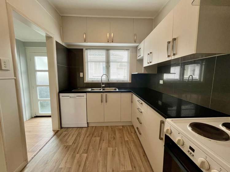 8B Frank Hewitt Street Pukekohe_1