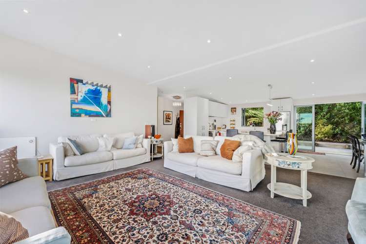 87 Roberts Road Matakatia_8