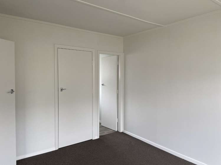 2/555 Fergusson Drive 11322_7