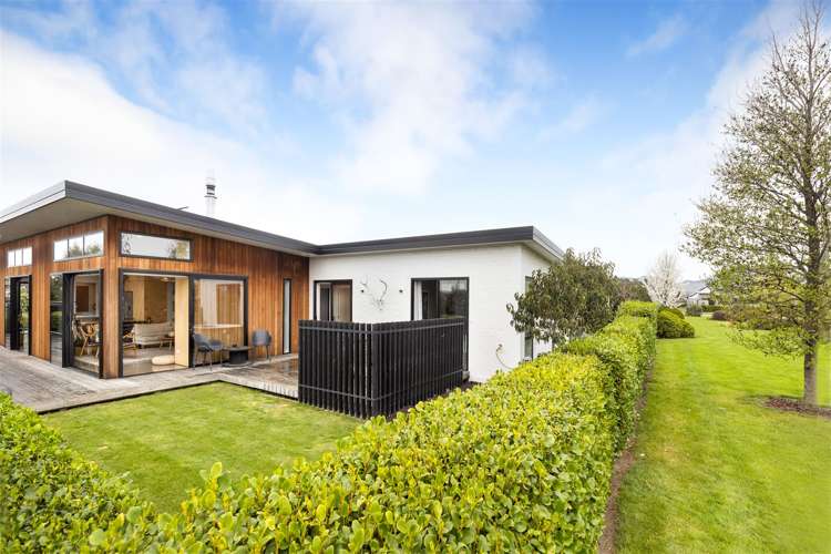 4 Piper Lane Burleigh_33