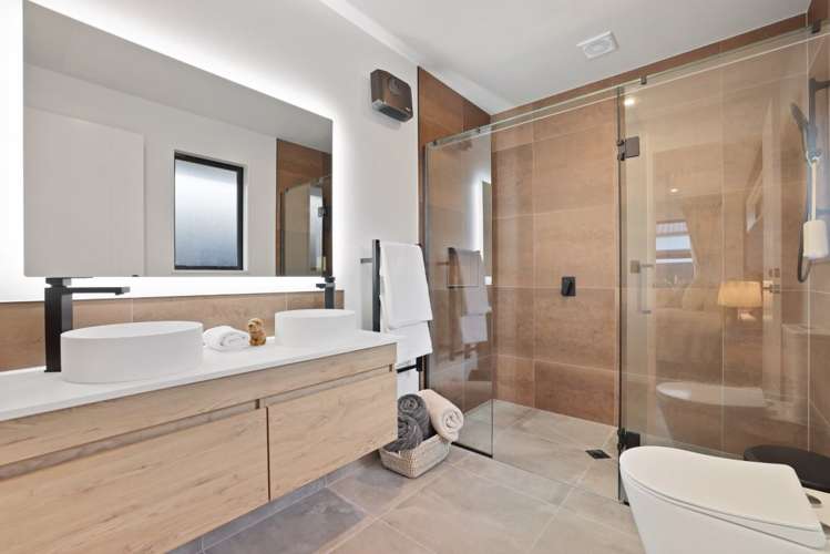 24 Irvines Track Halswell_14