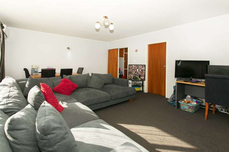 2/216 Walnut Avenue Ashburton_4