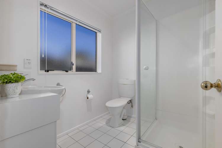 15 Runanga Grove Waikanae_11