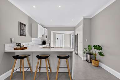 203 Carlyle Street_1