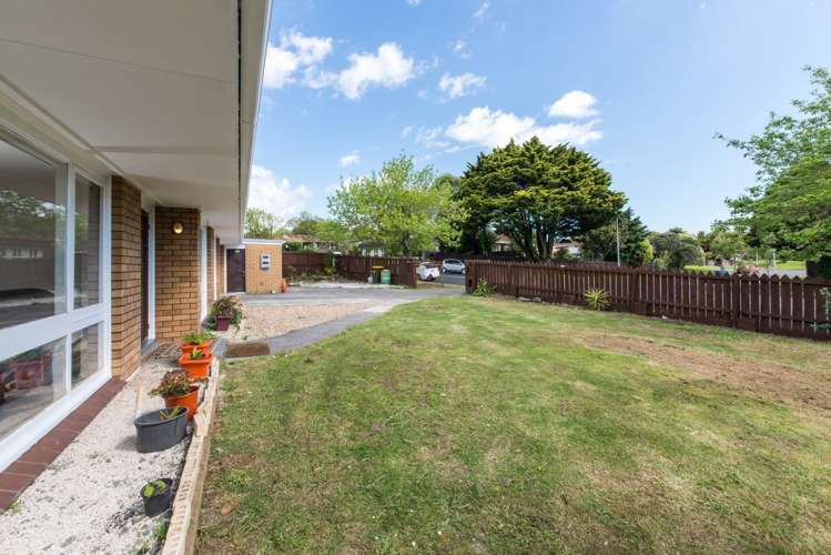 27 Diorella Drive Clover Park_20