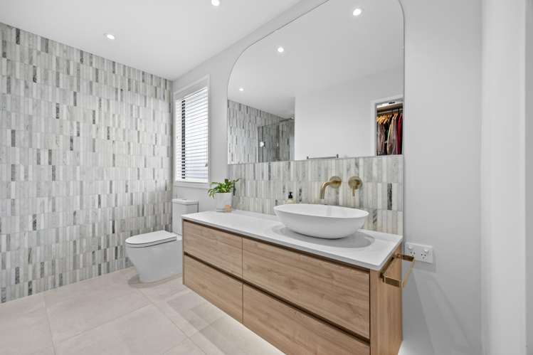 36 Galloway Crescent Farm Cove_13