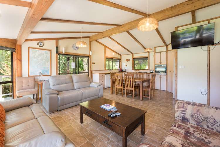 712 Moetapu Bay Road Anakiwa and Surrounds_5