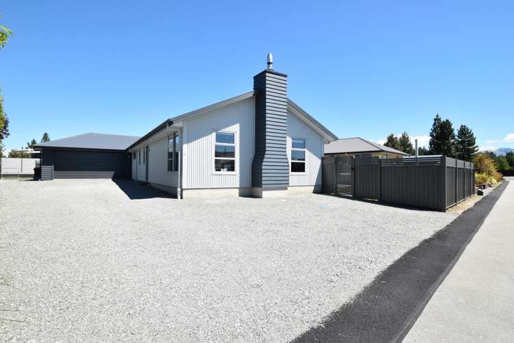 17 Rhoboro Road Twizel_15