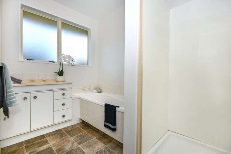 1/36 Kintyre Drive Broomfield_17