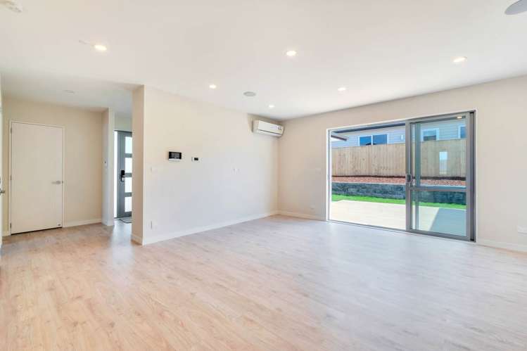 9 Canoe Lane Riverhead_7