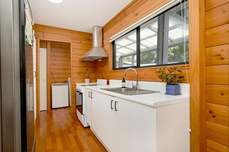 5/7 Duncan Avenue Te Atatu South_16