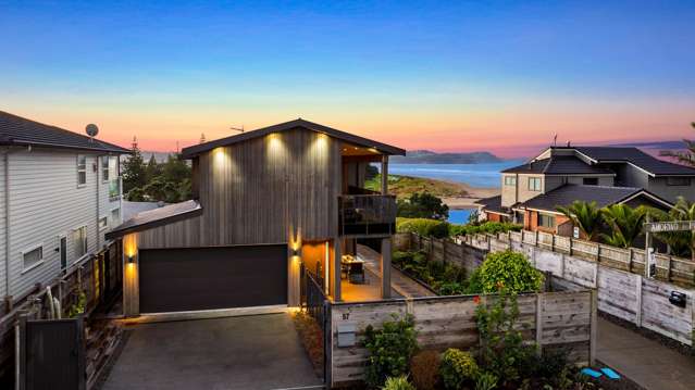 Sea views, sophistication, simplicity