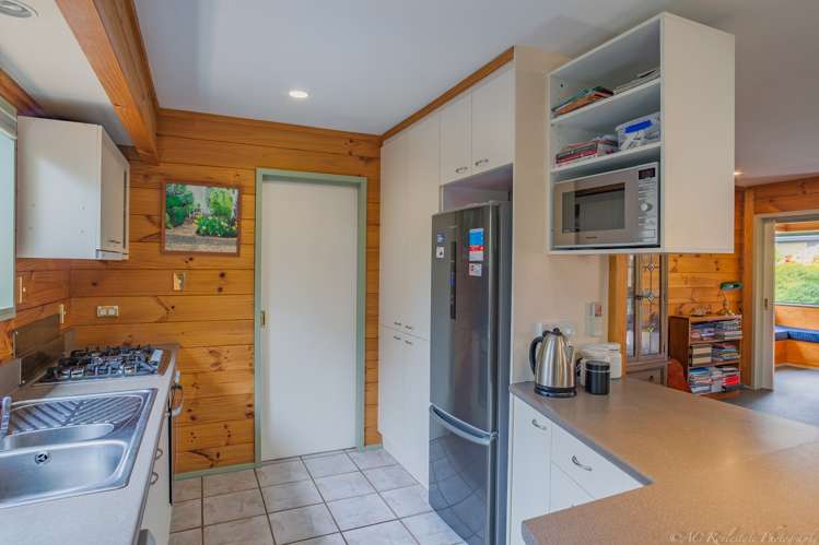 45 Pages Road Marchwiel_7