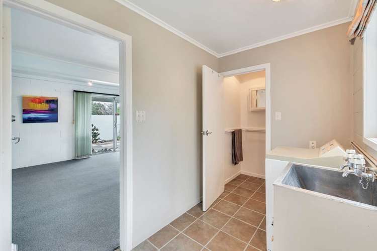 141 Flanshaw Road Te Atatu South_36