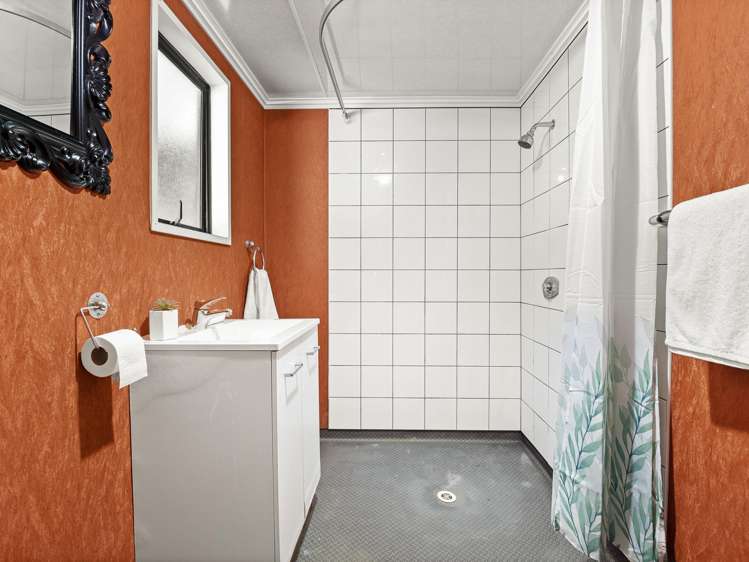 28 Stephen Street Halfway Bush_20