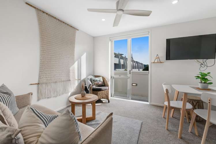 24/3 Riverside Road_5