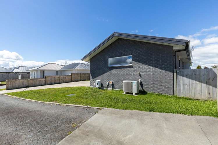 6 Toutouwai Lane Inglewood_24