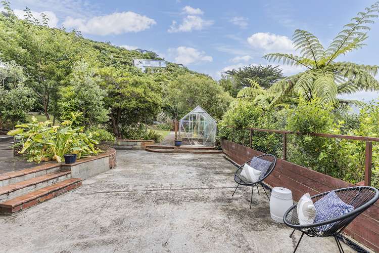 51 Winston Street Crofton Downs_22