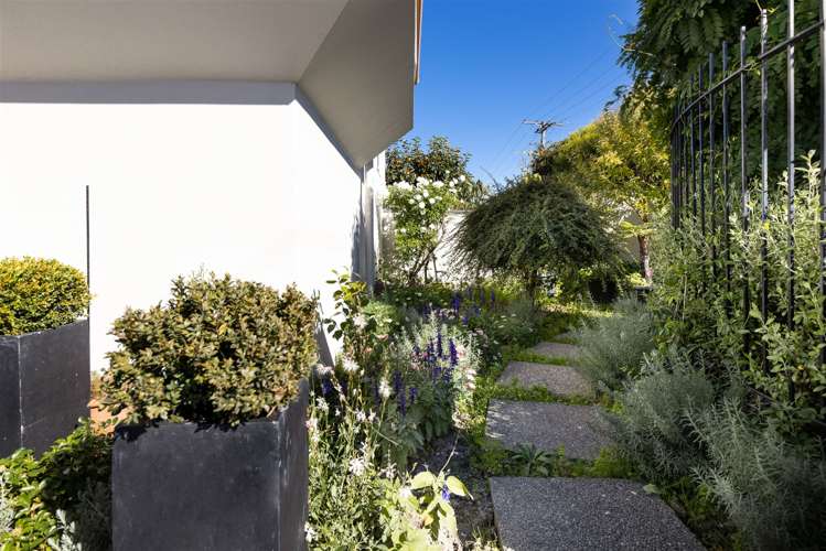 2/20 Up Francis Street Blenheim Central_22