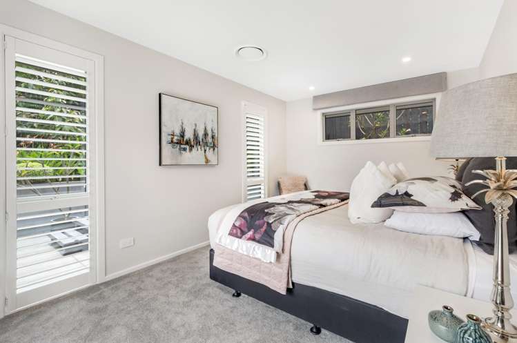 100 Beach Road Mellons Bay_18