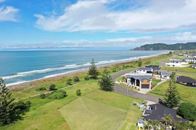 Stunning beachfront awaits your dream home!