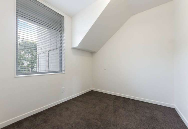 1 Bickerton Way Flat Bush_8