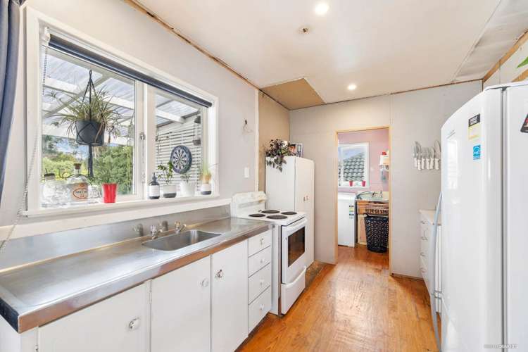 108 Tirimoana Road Te Atatu South_12