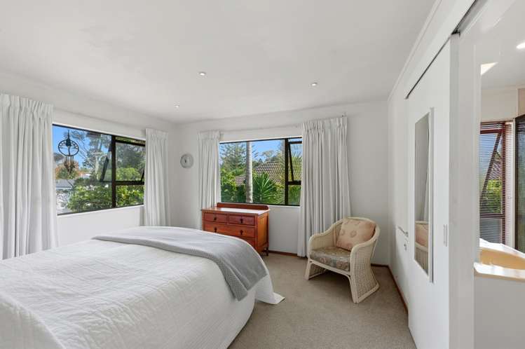 2 Geoffrey Road Torbay_12