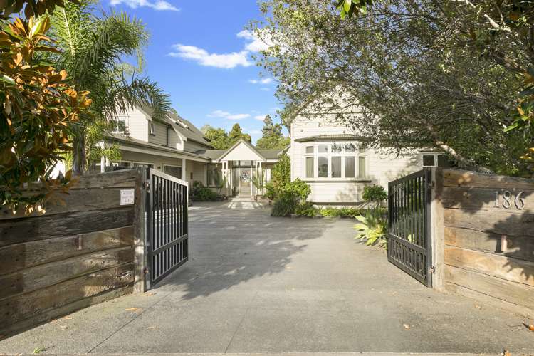 186 Boord Crescent Kumeu_6