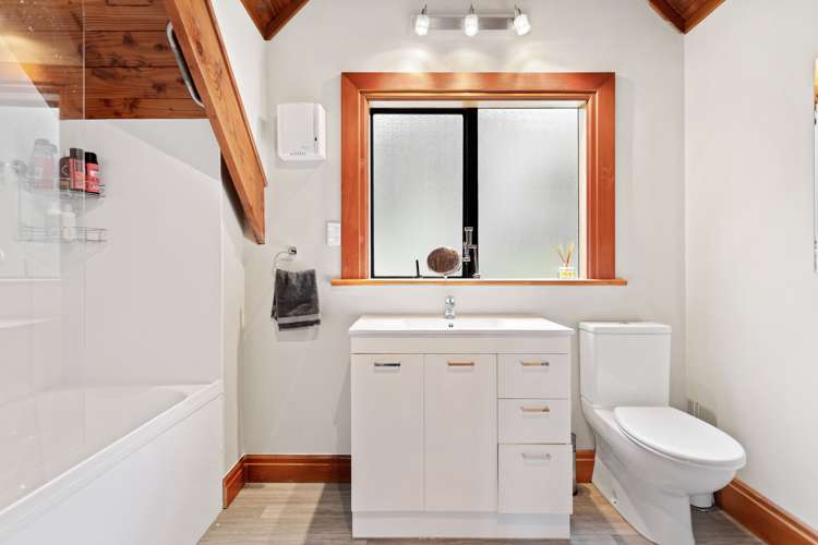 1 Woontons Lane Titirangi_12