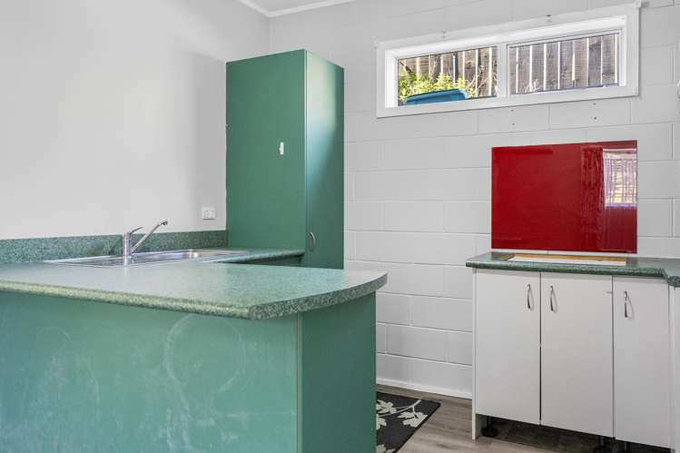 20 Macdonell Street Hilltop_21