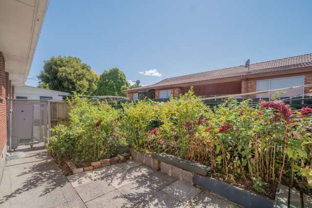 2/15 Turama Road Royal Oak_1