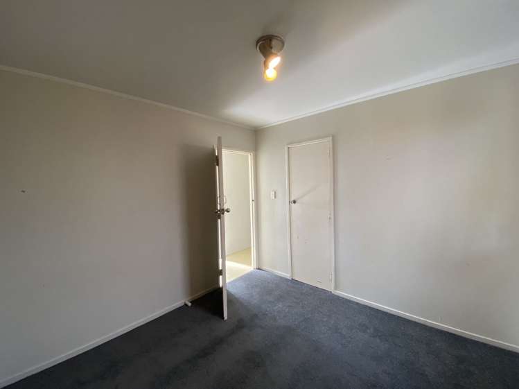 8 Sabot Place Massey_7