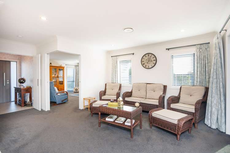 1 Kanzan Grove Feilding_3